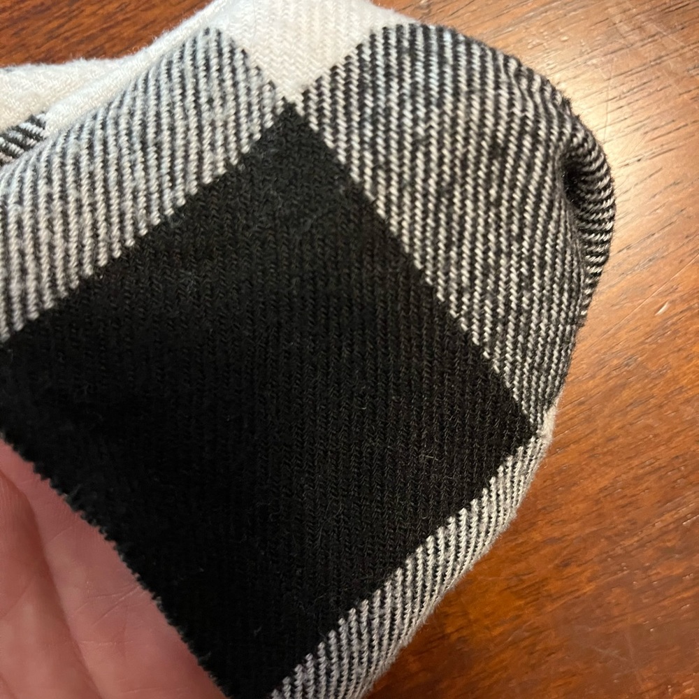 Scarf With Checks-Like Pattern - image 2